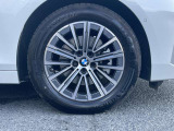 サービスにはドイツ本国と同様に教育と訓練を受け、BMWを知り尽くした「マイスターメカニック」が数多く在籍しております。納車前点検整備で、お客様に安心と安全をお届けいたします。