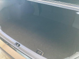 積み下ろしのしやすいデッキにはたっぷりと荷物を積み込んでいただけます。遊びから仕事まで、様々なシーンで頼れます♪