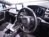 運転席から見たインパネ周りです。シートからはメーターはもちろん、広く周りを見渡せるフロントウィンド&インパネはリラックスして運転に集中することが出来ます!