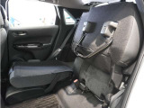 【チップアップ&ダイブダウンシート】はね上げれば高さのある荷物、倒せば長い荷物も収まります。はね上げて、倒して変化するシートで使いやすさをアレンジ。
