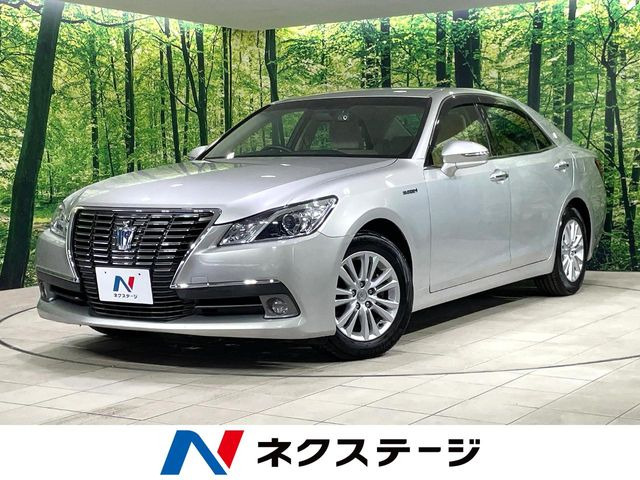 クラウン ハイブリッド 2.5 ロイヤルサルーン 