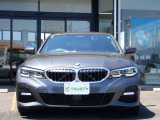 BMW在庫保有台数常時100台以上!ご来店の際はBMW本店(厚木市下荻野140-1)にご来店ください!弊社自慢の全天候型ショールーム!BMW在庫保有台数常時100台以上ございます!