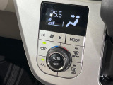 【オートエアコン】一度お好みの温度に設定すれば、車内の温度を検知し風量や温度を自動で調整。暑い…寒い…と何度もスイッチ操作をする必要はありません。快適な車内空間には必須の機能ですね♪