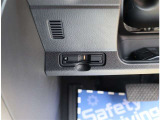 【車屋】として、長く車業界に従事した経験豊富なスタッフが多数在籍しております。