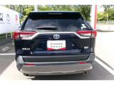後方からの写真です。大きなバックドアで荷室も広々と確保。