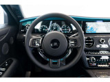 Rolls-Royceのステアリングはグリップ性が高く、ドライバーのストレスを低減致します。
