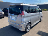 右斜め後ろからの画像です。