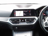 ◆iDriveを装備。操作系統をディスプレイから独立させることで、人間工学に基づいた最適な運転環境を実現しております。◆