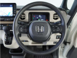 【Honda SENSING】 カメラ等装置で精度の高い検知能力を発揮、安全運転を支援します。ステアリング上のコントローラーに注目!