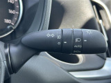【オートライト(AUTO)】外の明るさをシステムが感知して、自動でヘッドライトが点灯します!ヘッドライトをつけ忘れを防ぐ便利機能です。