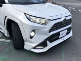 TRD Street Monster LED付フロントスポイラー&オーバーフェンダー