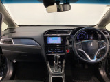 【前方視界】開放的な前方視界!運転がしやすく疲れにくいです♪窓が大きく、見通しがとっても良いおクルマですよ♪