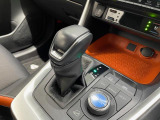 気になる車はすぐにお問い合わせください!画面右側の0066から始まる無料ダイヤルからお問い合わせ下さい!専門スタッフがお車のご質問にお答えいたします!