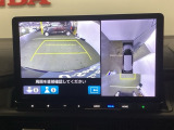 バックモニター付きで車庫入れもラクラク♪