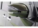 ウインカーミラーはお洒落なだけでなく、対向車や歩行者からの視認性が良く安全性が向上し、事故防止にもつながります。