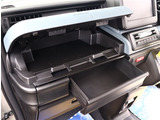 【車屋】として、長く車業界に従事した経験豊富なスタッフが在籍しております。