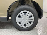 外観にマッチした純正ホイール装着しています。各種Aftermarketアルミホイールやスタッドレスタイヤも取扱いしております。是非ご相談ください♪