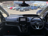 全方向に視界が広く、隅々まで見渡すことができるので安心して運転することができます!