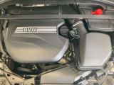 BMWのエンジンは世界的にも認められている高性能エンジンです。レスポンスがよく高回転型の心地よい吹きあがりなど駆け抜ける歓びのキーになる部分でございます。
