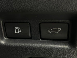 【パワーバックドア】スマートキーや運転席のボタンを押すだけでリアゲートが自動で開閉します!荷物を持っている時や、高い位置にあるバックドアを閉める際に便利な機能です♪