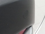 コーナーセンサー付きで車両周辺の障害物を知らせてくれます。