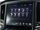 お車選びをお楽しみ頂けるよう、在庫車の展示スペースを十分に確保しております。