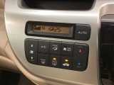 オートエアコンがついていますので、簡単操作で快適に過ごせます。希望の温度に自動調整してくれるのが便利です。