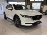 マツダのミドルクラスSUV『CX-5』魂動デザインとスカイアクティブ技術をフル搭載した初代モデルが発売され、2017年にはさらに洗練された力強い魂動デザインに進化した2代目にモデルチェンジしました。