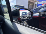 BSW(後側方車両検知警報)ブザーとともに、ブレーキを制御することで車両をもとの車線内に戻すような力を短時間発生させ、車両との接触を回避するようドライバーのステアリング操作をアシストします。