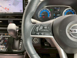 ハンドル周りには車両状態の確認やナビ操作が可能なステアリングスイッチを完備♪