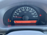 視認性の高いメーターで運転情報を的確に把握できます