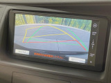 【バックカメラ】駐車時に後方がリアルタイム映像で確認できます。大型商業施設や立体駐車場での駐車時や、夜間のバック時に大活躍!運転スキルに関わらず、今や必須となった装備のひとつです!