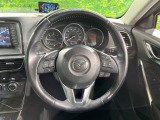 【純正革巻きステアリング】上質な革を使用することで、手にしっかり馴染みとても運転しやすいハンドルです♪