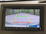 【バックカメラ】駐車時に後方がリアルタイム映像で確認できます。大型商業施設や立体駐車場での駐車時や、夜間のバック時に大活躍!運転スキルに関わらず、今や必須となった装備のひとつです!