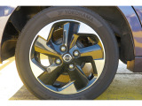 純正アルミ。目立つ傷等なくきれいです。