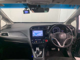 見通しの良い運転席回りとなっておりますので安心して運転をして頂けます!窓が大きいので明るく開放的な室内です