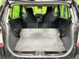 普段のお買い物や通勤、送迎等に十分な荷室スペースを確保しております。セカンドシートを倒すと、大きな荷物の積載も可能です♪