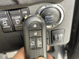 【スマートキー(エンジンスタートストップスイッチ)】スマートキー(電子キー)を持っていれば、スイッチを押すだけでエンジンをかけることができます!
