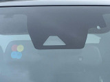 【トヨタセーフティセンス】走行中に前方の車両等を認識し、衝突しそうな時は警報とブレーキで衝突回避と被害軽減をアシスト。より安全にドライブをお楽しみいただけます。