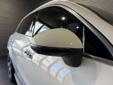 メルセデスの認定中古車「サーティファイドカー」には、最大100項目にも及ぶ点検・整備項目が設定されています>
