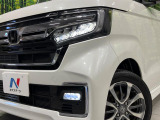【LEDヘッドライト】悪天候や夜間走行時も良好な視界を確保し安心して運転できる高輝度LEDヘッドライトを装備!点灯速度が早く、消費電力も抑えられています。