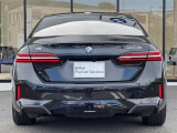 BMWを熟知したメカニックによる、360度の納車前点検。ドイツ本国と同様の教育・訓練を受けたメカニックが徹底的に点検、整備した後にお客様にお引渡しします。
