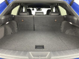 【トランク】積み込みやすくて、たっぷり積める荷室です。シートアレンジできるものは、乗車人数と荷物の量や大きさによってシートを動かすことができるので、より快適なドライブが可能です!