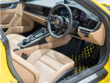 使用感も少なく非常に状態の良い運転席です