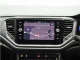 ■純正インフォテインメントシステム(SSDナビ、Bluetooth、USB入力端子、ジェスチャーコントロール、Apple CarPlay・Android Auto対応)