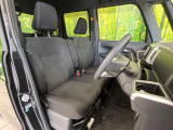 運転席シート廻りは使用感も少なく、良好な状態となっています。丁寧に使われていたことがよくわかりますね。