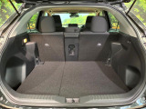 普段のお買い物や通勤、送迎等に十分な荷室スペースを確保しております。セカンドシートを倒すと、大きな荷物の積載も可能です♪