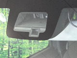 【スズキ セーフティサポート】走行中に前方の車両等を認識し、衝突しそうな時は警報とブレーキで衝突回避と被害軽減をアシスト。より安全にドライブをお楽しみいただけます。