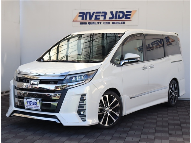トヨタ ノア 2.0 Si W×B