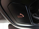 SOSコール/エアバックが展開するような深刻な事故において、自動でSOSコールを発信します。車内で急病人が出るような緊急時は、手動で発信可能です。